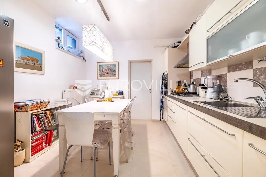 zagreb, britanac, buconjićeva, prekrasan stan sa vrtom, 102 m² - slika 3