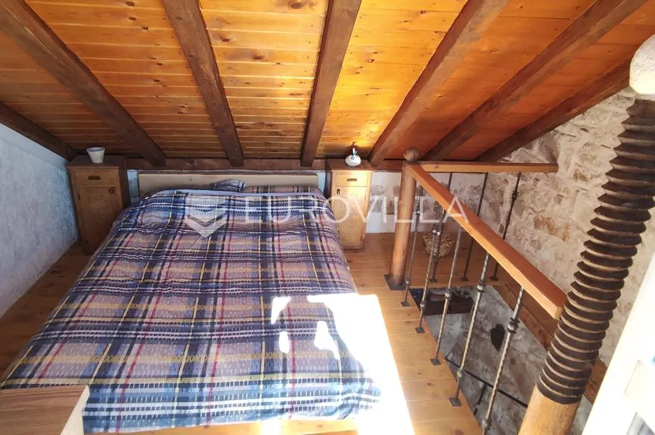hvar, gdinj, kompletno renovirana kamena kuća u nizu - slika 9