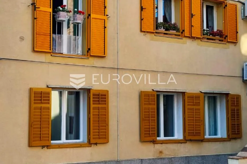 senj, dvosobni stan od 57 m² u strogom centru - slika 15