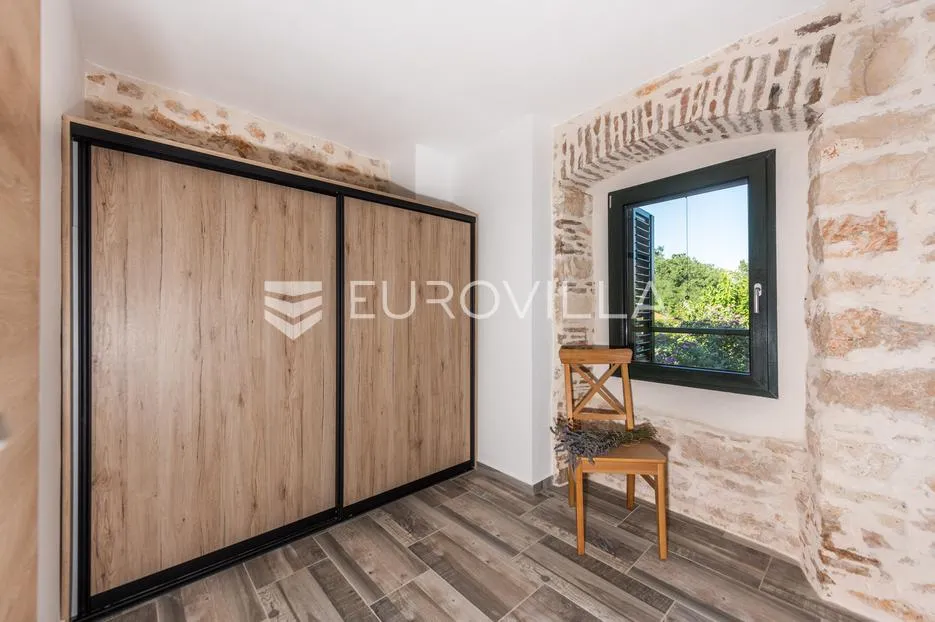 istra, umag, autentična istarska kamena kuća 260 m², okružena zelenilom, 1349 m² okućnice - slika 27