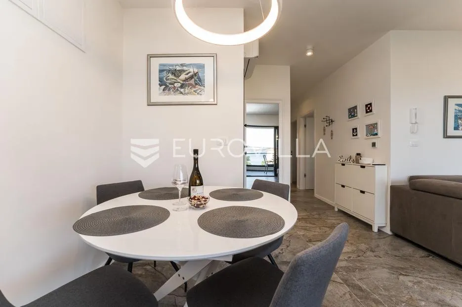 zadar, sveti filip i jakov, luksuzni dvoetažni penthouse s jacuzzijem, 2. red do mora - slika 10