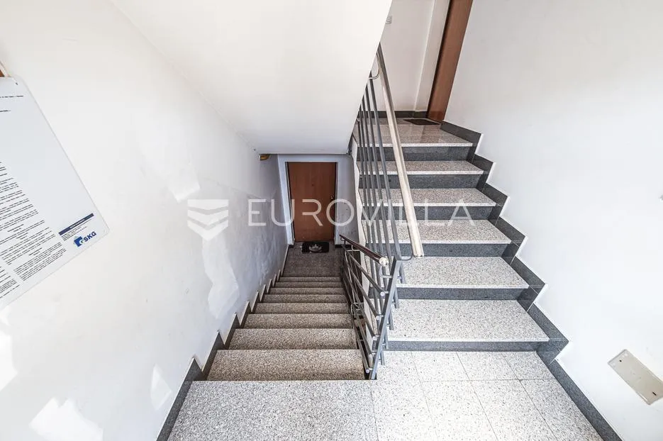 zagreb, vukomerec, funkcionalan trosoban stan 55 m² s parkirnim mjestom - slika 9