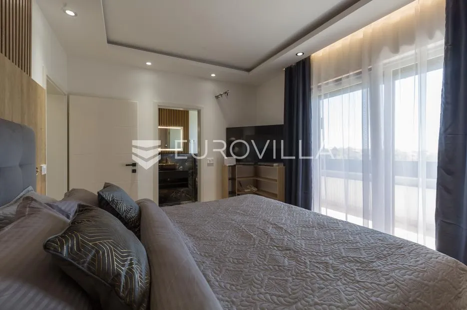 istra, medulin, moderna elegantna vila 200 m² blizu mora i plaža - slika 26