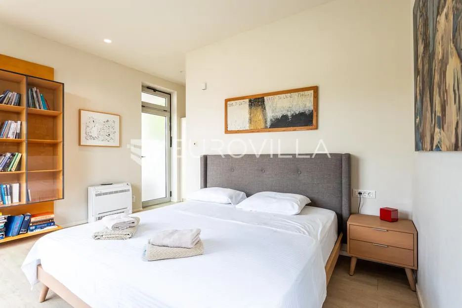 vis, dizajnerska villa s otvorenim pogledom na more u blizini centra - slika 13