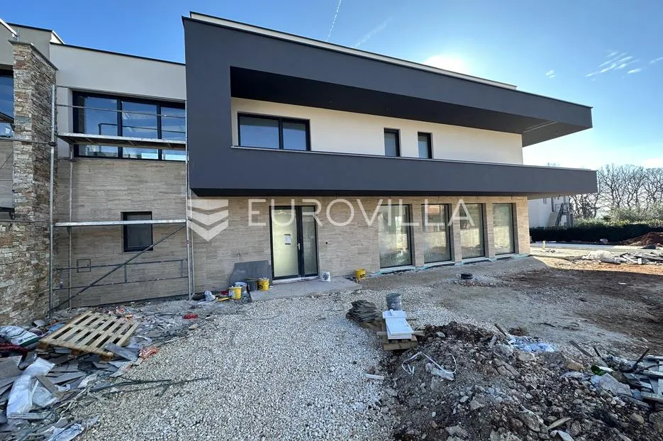 istra, marčana moderna dvojna kuća nkp 240 m2 sa velikim bazenom - slika 3