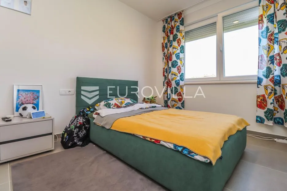 istra, novigrad, nova kuća 125 m2 sa tri spavaće sobe na samo 2 km od mora - slika 13