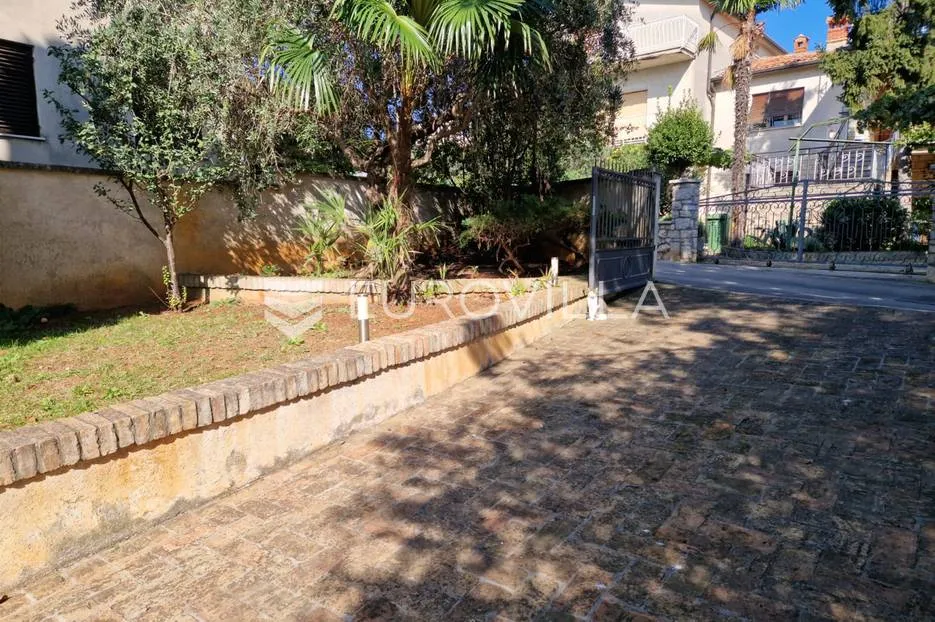 umag, vila prvi red do mora - slika 25