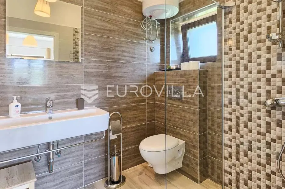 istra, bale, vila s bazenom na imanju od 30.000 m2 u osami - slika 22