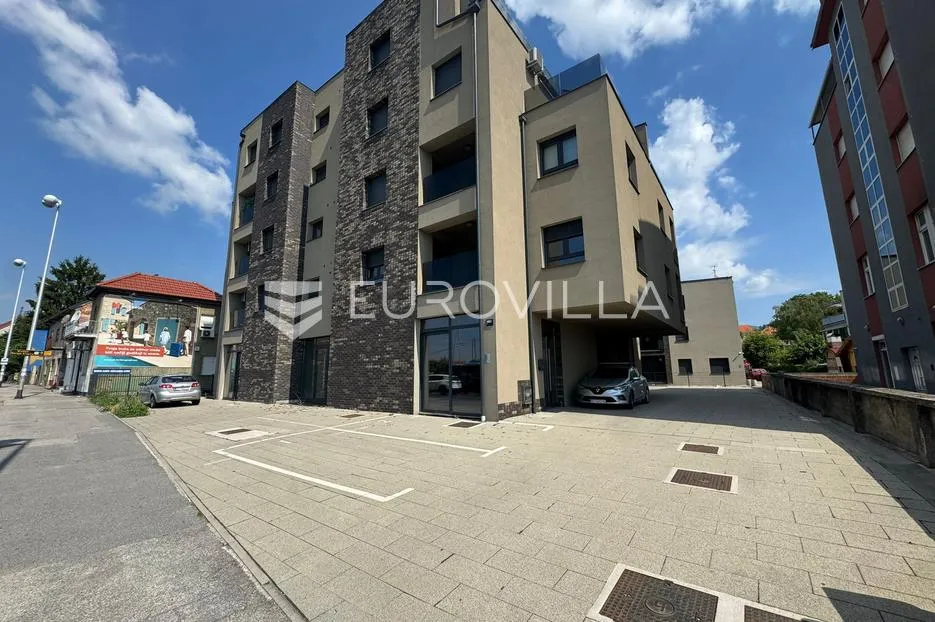 zagreb ilica atraktivan poslovni prostor, ulični lokal 215 m² terasa 95 m² 6 parkirnih mjesta - slika 2
