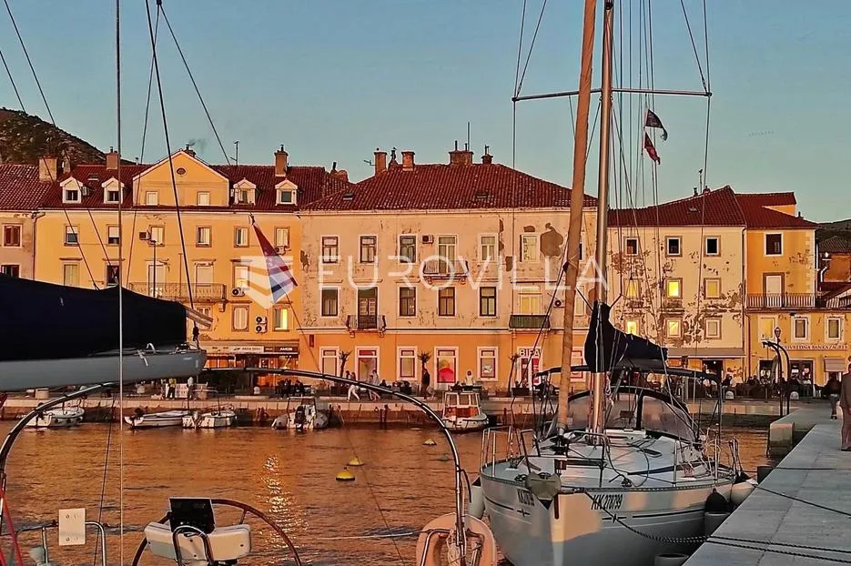 senj, stan 45 m² u staroj gradskoj jezgri, 150 m od mora - slika 13