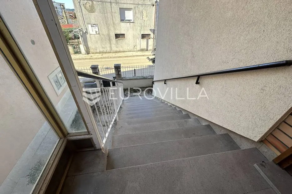 istra, pula - dvojna kuća nkp 150 m2 u neposrednom centru grada - slika 31