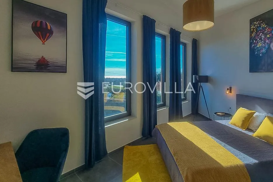 istra, novigrad, moderna vila od 136m2 s pogledom na more - slika 9
