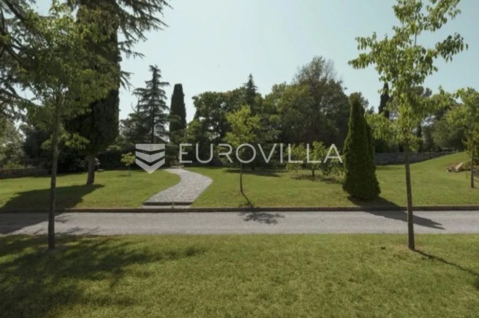 unikatna dvorac, vila u istri, barban okolica, s bazenom i prostranom okućnicom - slika 9