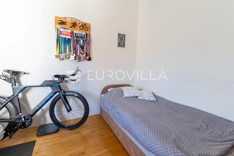slavonski brod, trosoban stan 72 m² u centru - slika 8