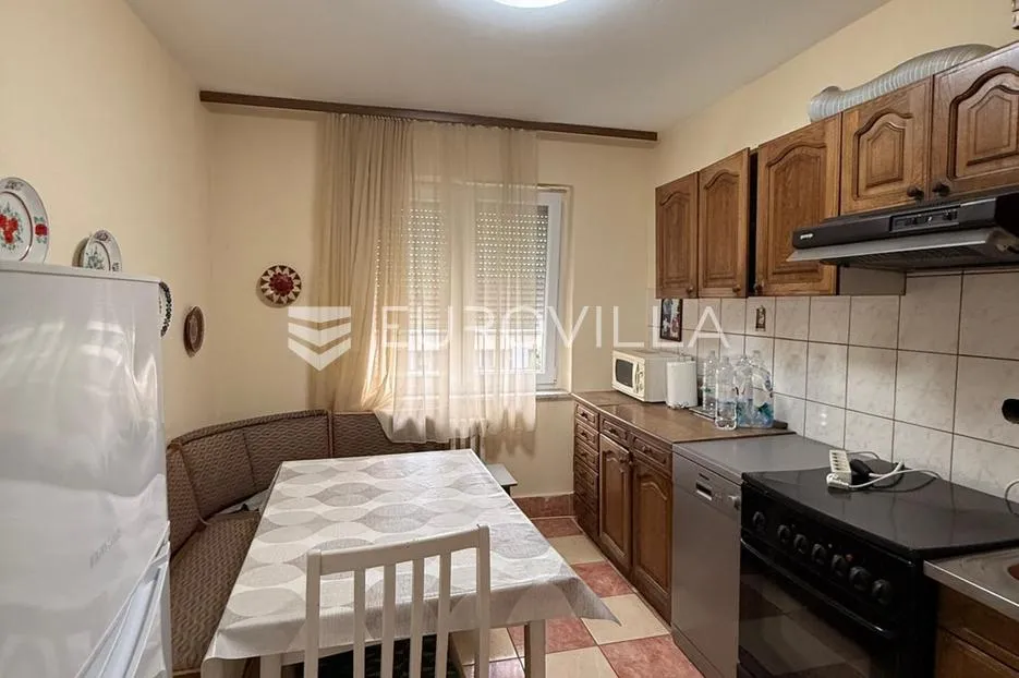 vinkovci, trosoban stan za najam u centru, 110 m² - slika 6