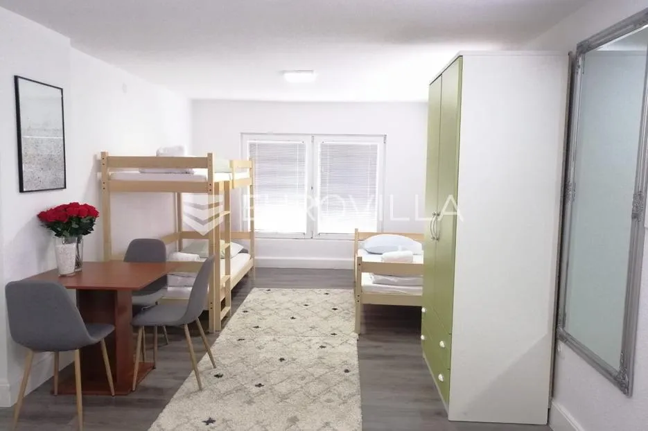 karlovac, hostel 500 m², mirna lokacija, blizina centra - slika 9