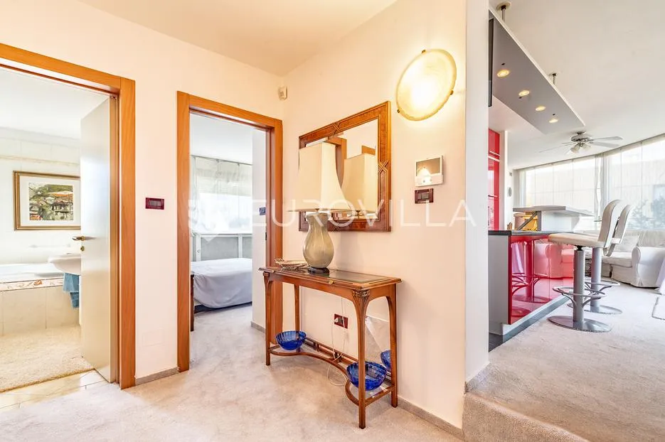 zagreb, cvjetni trg, luksuzan dvosoban penthouse 90 m² s terasom 50 m² - slika 7