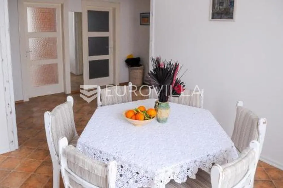 split, bačvice, dvosoban stan s dvorištem i pogledom na more - slika 6