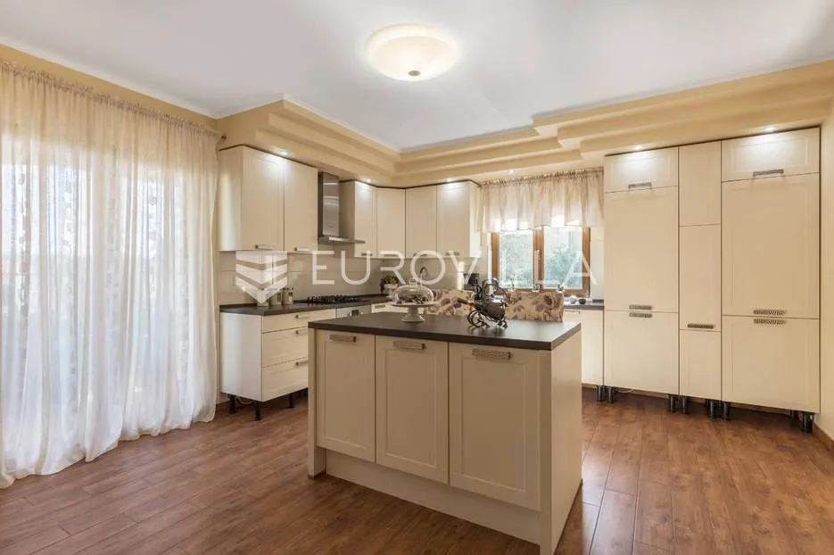 vodnjan, villa na mirnoj lokaciji s bazenom i vrtom - slika 20