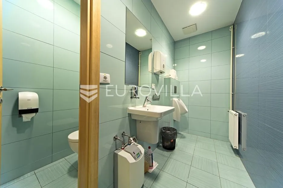 osijek, centar, uređen poslovni ured za najam, 374 m², novogradnja - slika 18