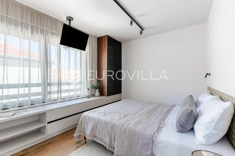 zadar, vrsi, luksuzna vila s bazenom 261 m² - slika 25
