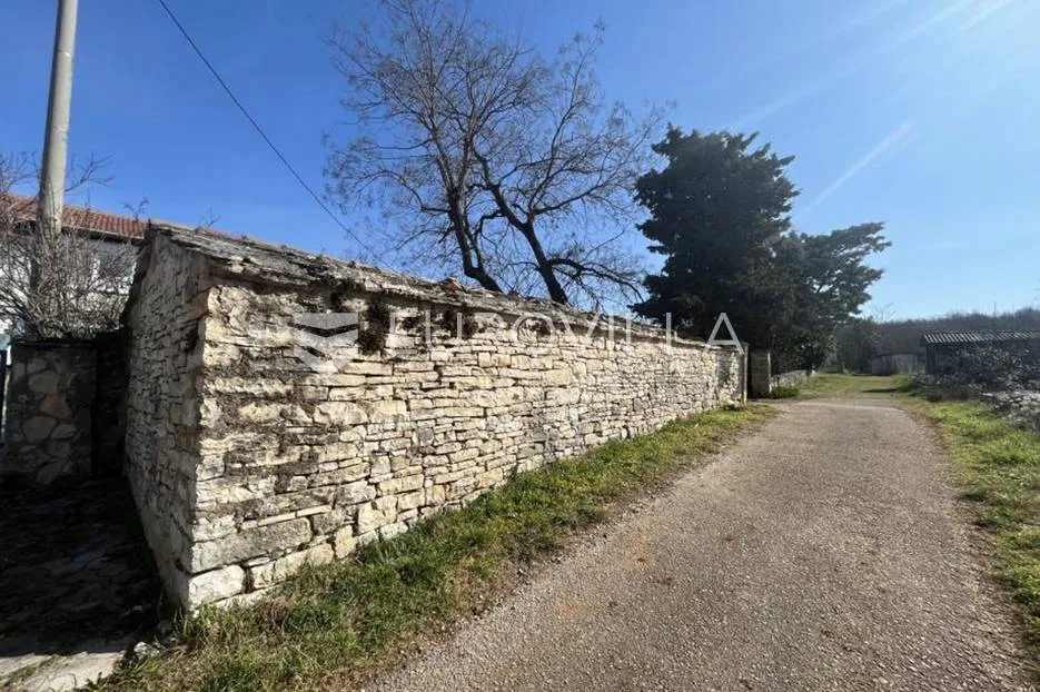 kaštel, plovanija velika stara samostojeća kuća - stancija - slika 4
