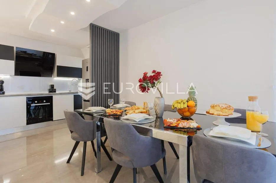 podstrana, strožanac, prekrasan dvoetažan penthouse - slika 5