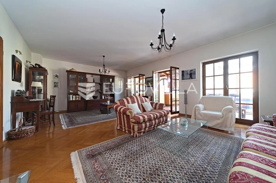 osijek, donji grad, prodaje se prostrana rustikalna vila površine 403 m² - slika 22