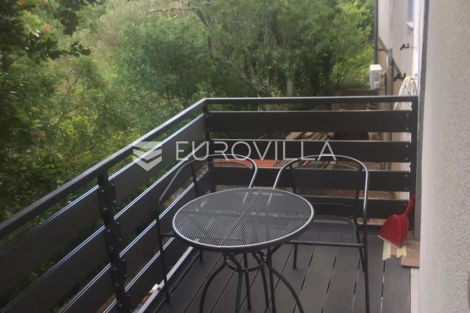 starigrad, tribanj, prostrana kuća s pogledom na more i šest apartmana - slika 42