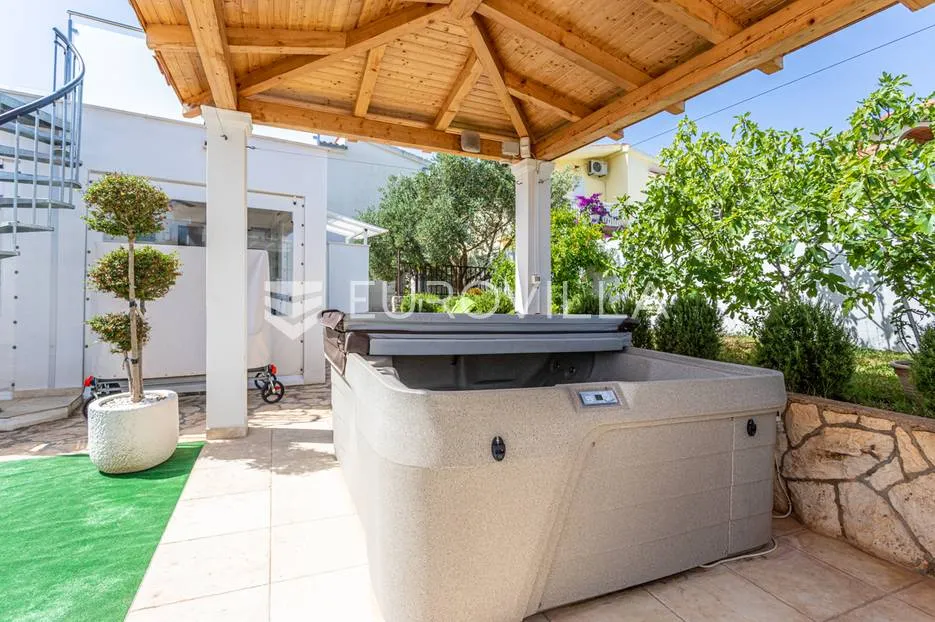 ražanj, mediteranska kuća s uređenom okućnicom, 150m od mora - slika 26