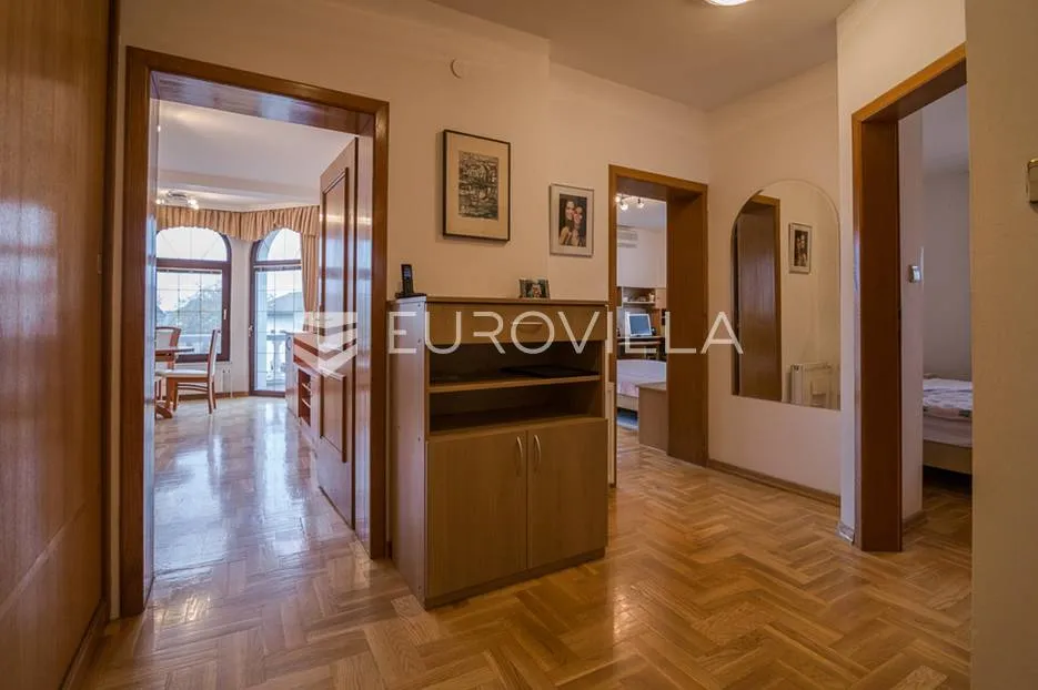 zagreb, maksimir, prekrasna obiteljska kuća na zemljištu 1450 m² - slika 10