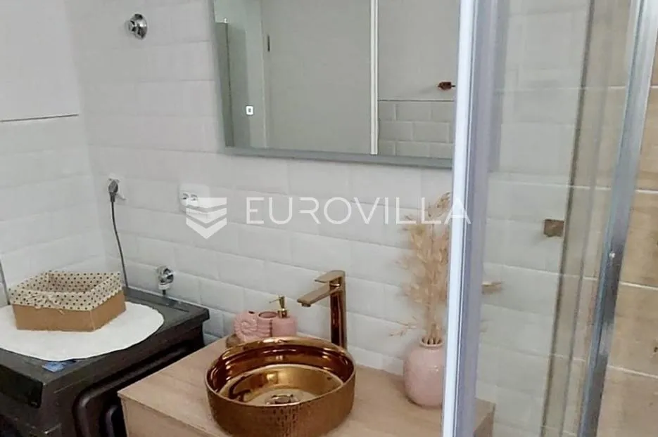 otok ugljan, preko, zemljište i lijepa kuća s tri stana i pogledom na more - slika 22