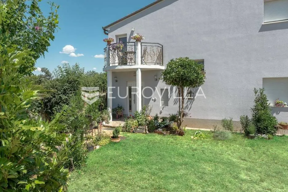 pula, apartmanska kuća na izoliranoj lokaciji - slika 25