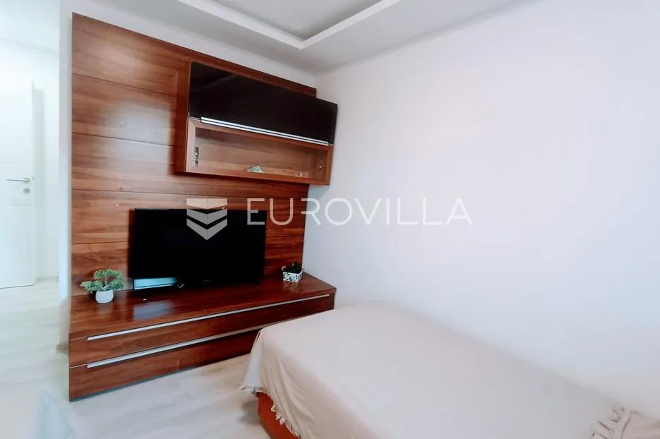 renovirana kamena kuća u okolici pule - slika 9