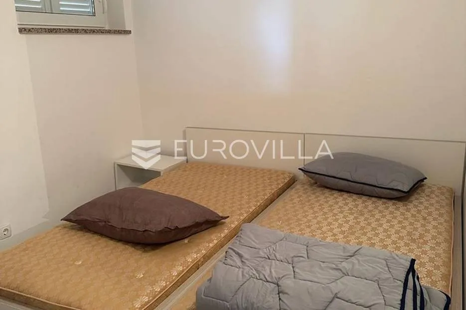 istra, barbariga, trosoban stan 50 m² u podrumskom dijelu stambene zgrade, pogled more - slika 7