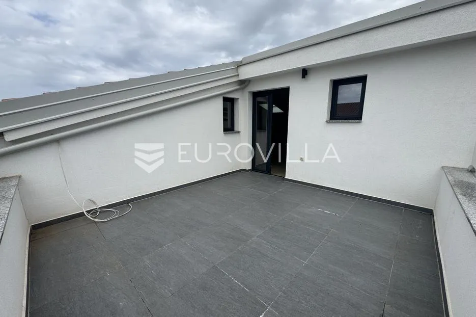 istra, poreč, dvojna kuća 168 m² s 4 spavaće sobe i 3 parkirna mjesta - slika 35