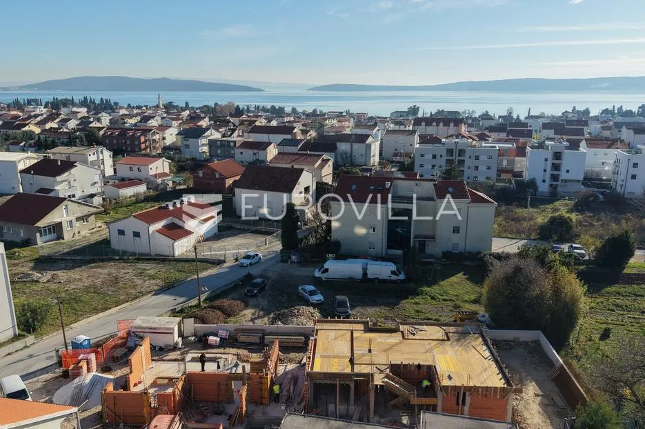 kaštel lukšić, trosoban penthouse s krovnom terasom i dva parkirna mjesta - slika 13