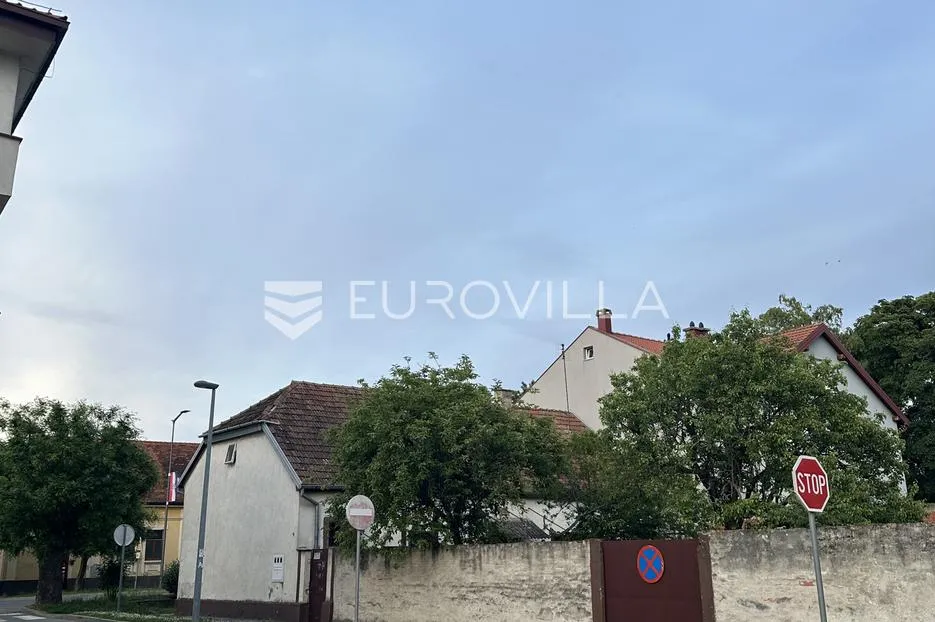 vukovar, širi centar, kuća na uglu s poslovnim prostorom, parcela 450 m² - slika 8