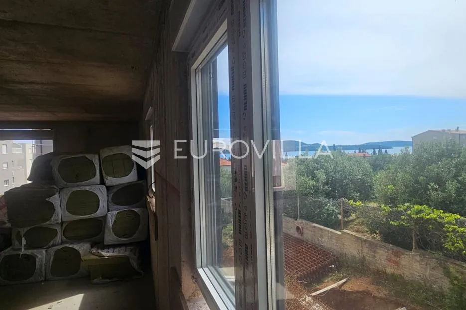 trogir, seget donji stan 71,65 m² na 1. katu novogradnje s garažom i liftom - slika 6