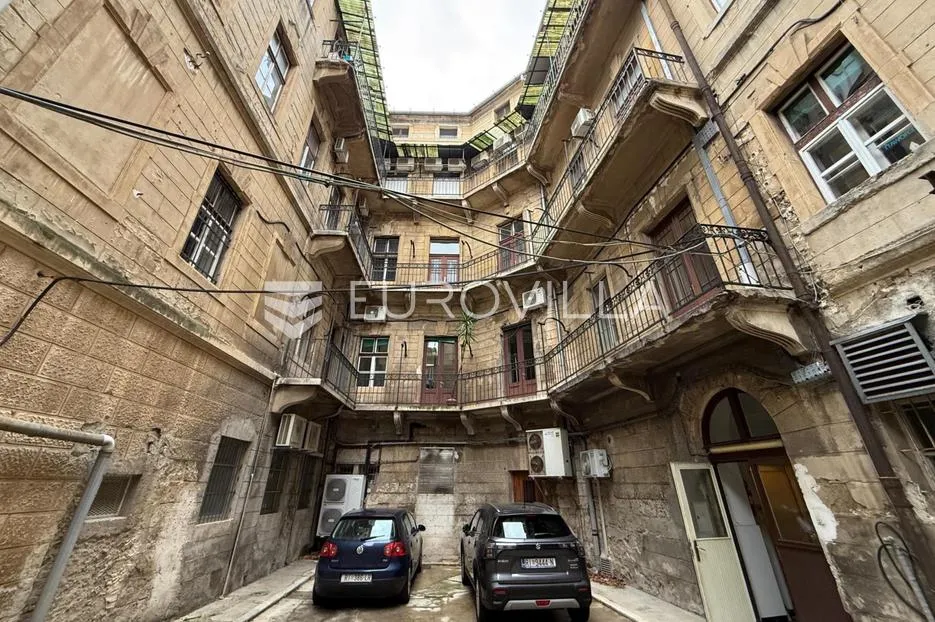 rijeka, centar, jelačićev trg, poslovna zgrada 3.180m2 - slika 11