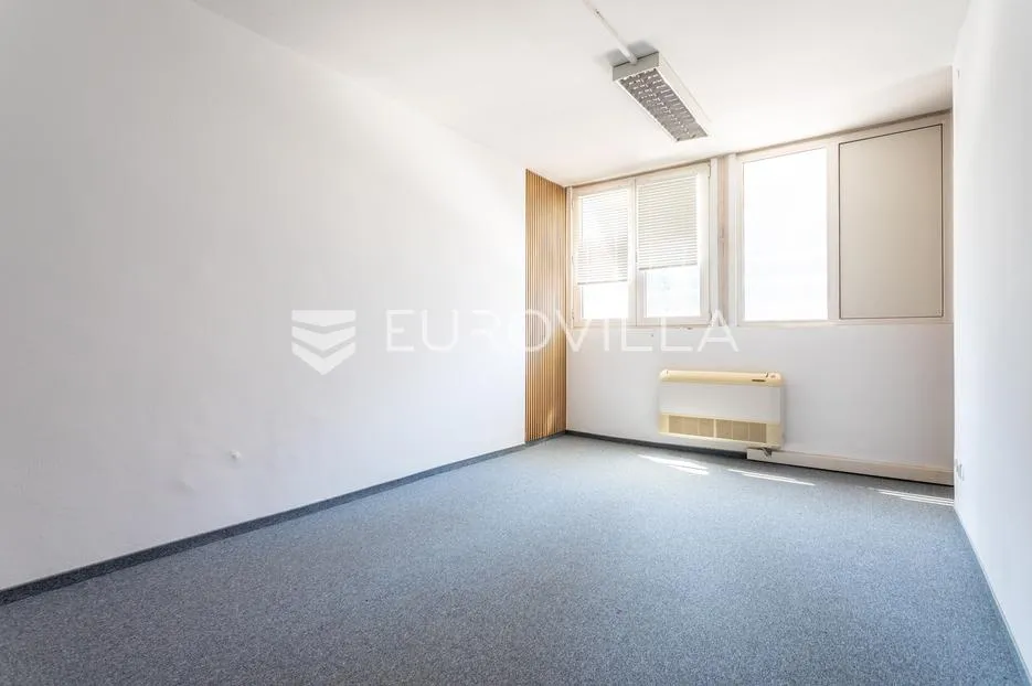 split, zvonimirova ulica, prostran ured 162 m² - slika 2