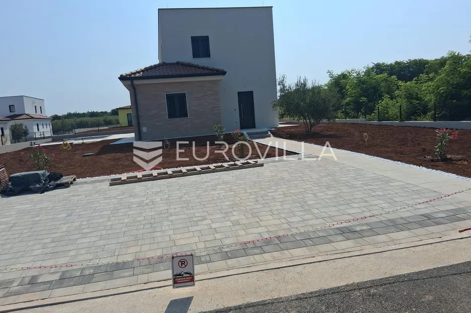 istra, poreč, mediteranska vila s bazenom i velikim vrtom - slika 6