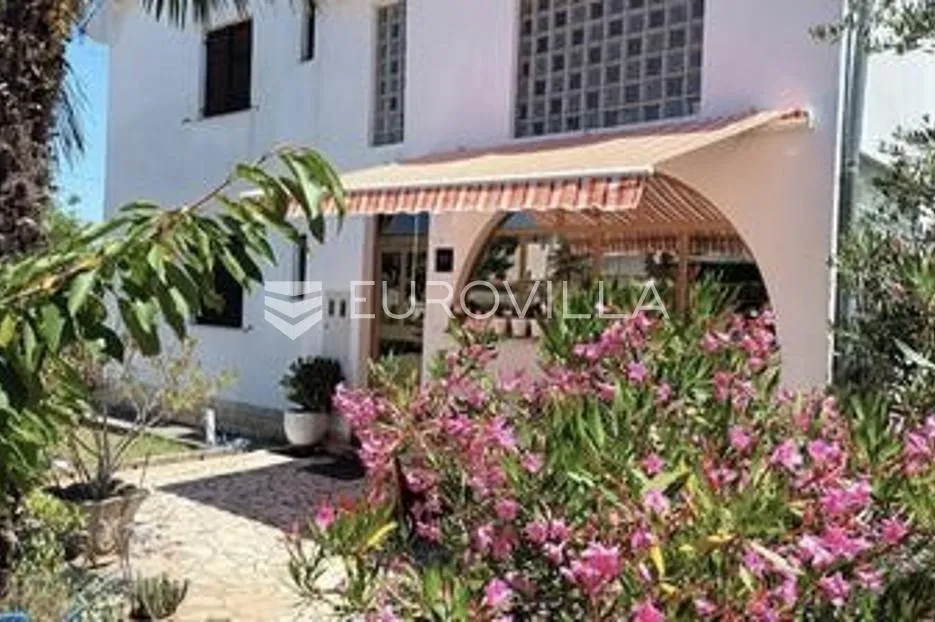 krk, kuća s 5 apartmana, blizina mora, idealna za turizam, 150 m od mora - slika 4