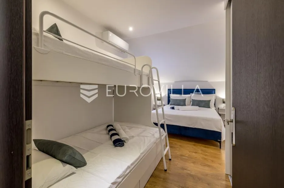 kaštel stari, atraktivna kuća s bazenom na mirnoj lokaciji - slika 8