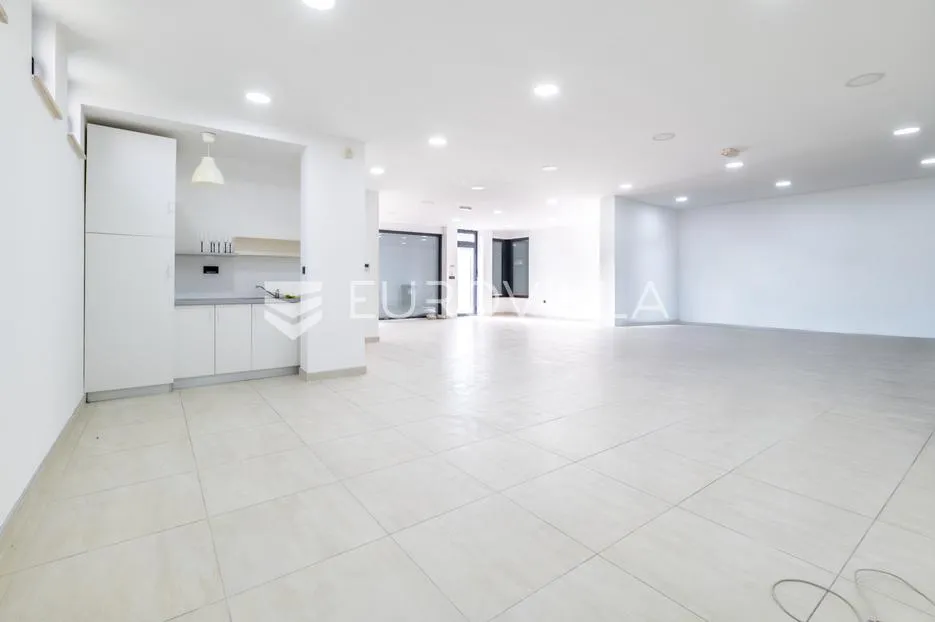 samobor, centar, poslovni prostor nkp 96 m2 - slika 2