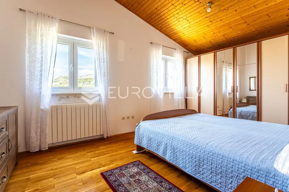 split, kamen, samostojeća kuća ukupne bruto površine 492 m² - slika 16