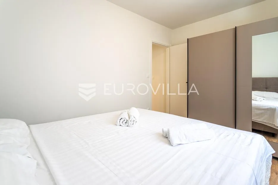 kaštel novi, novouređen dvosobna stan - slika 5