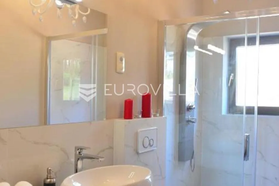 crikvenica, kuća s 8 apartmana i bazenom, 500 m od mora, izvrsna investicija - slika 17