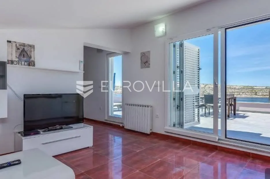 otok rab, barbat, predivan penthouse na vrhu apartmanske ville 66 m² - slika 3