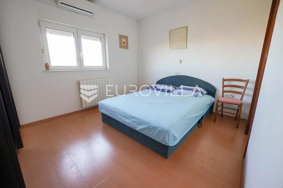 zadar, bokanjac, prostrana kuća površine 376 m² s velikim potencijalom - slika 32